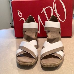 Impo sandals
